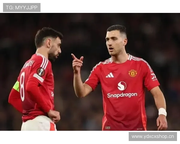 那不勒斯与梅努经纪人洽谈曼联考虑外租球员方案